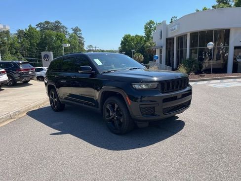 Used 2023 Jeep Grand Cherokee L Laredo AWD/4WD image 1