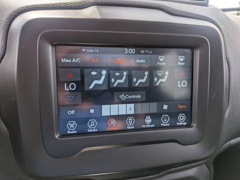 Used 2021 Jeep Renegade Latitude w/ Sun & Sound Group AWD/4WD image 22