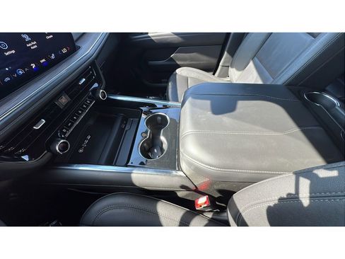 Certified 2025 Chevrolet Suburban Z71 AWD/4WD image 20