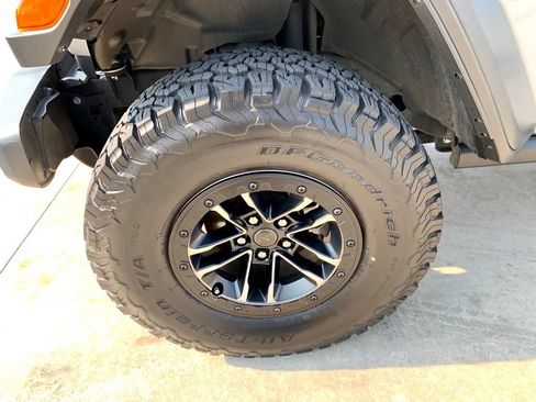 Used 2024 Jeep Wrangler Unlimited Sport AWD/4WD image 10