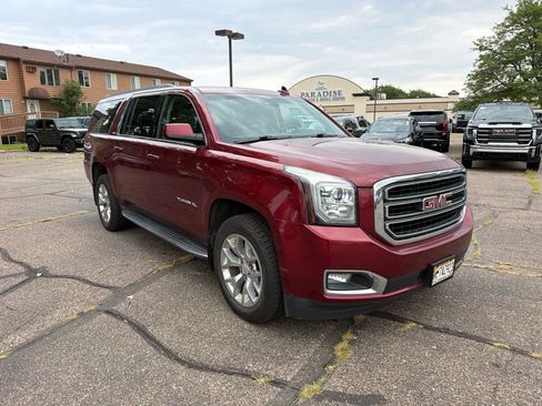 Used 2016 GMC Yukon XL SLT w/ Open Road Package AWD/4WD image 3
