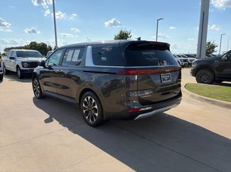 Used 2024 Kia Carnival EX FWD video 3