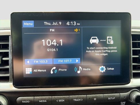 Used 2024 Hyundai Venue SEL FWD image 13