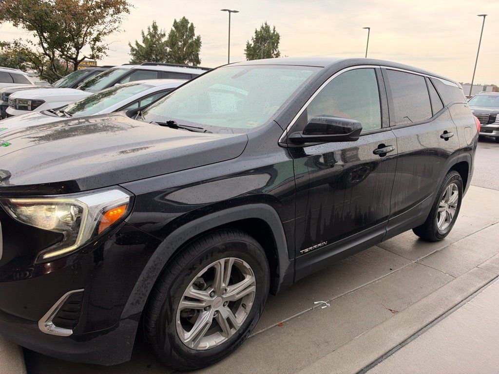 Used 2019 GMC Terrain SLE FWD image 1