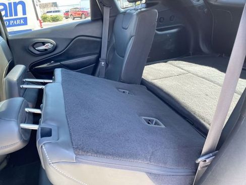 Used 2015 Jeep Cherokee Limited image 14