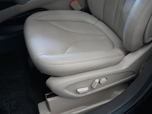 Used 2022 Lincoln Nautilus AWD w/ Premium Package image 26