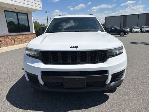 Used 2023 Jeep Grand Cherokee L Laredo image 10