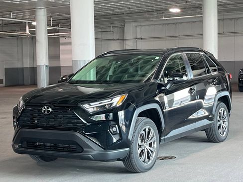Used 2025 Toyota RAV4 XLE Premium w/ Weather Package AWD/4WD image 4