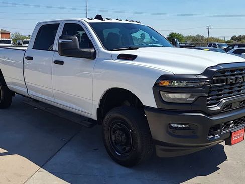 New 2026 RAM 2500 Tradesman AWD/4WD image 2