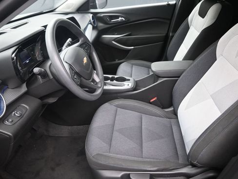 Used 2024 Chevrolet Trax LS FWD image 13