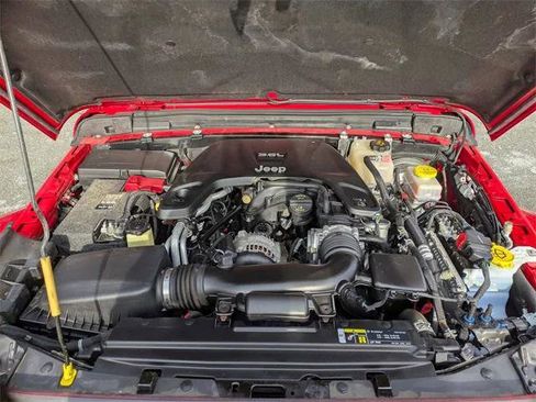 Certified 2018 Jeep Wrangler Unlimited Sahara w/ Dual Top Group image 39