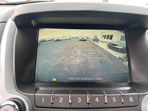 Used 2017 Chevrolet Equinox LT w/ Convenience Package image 18