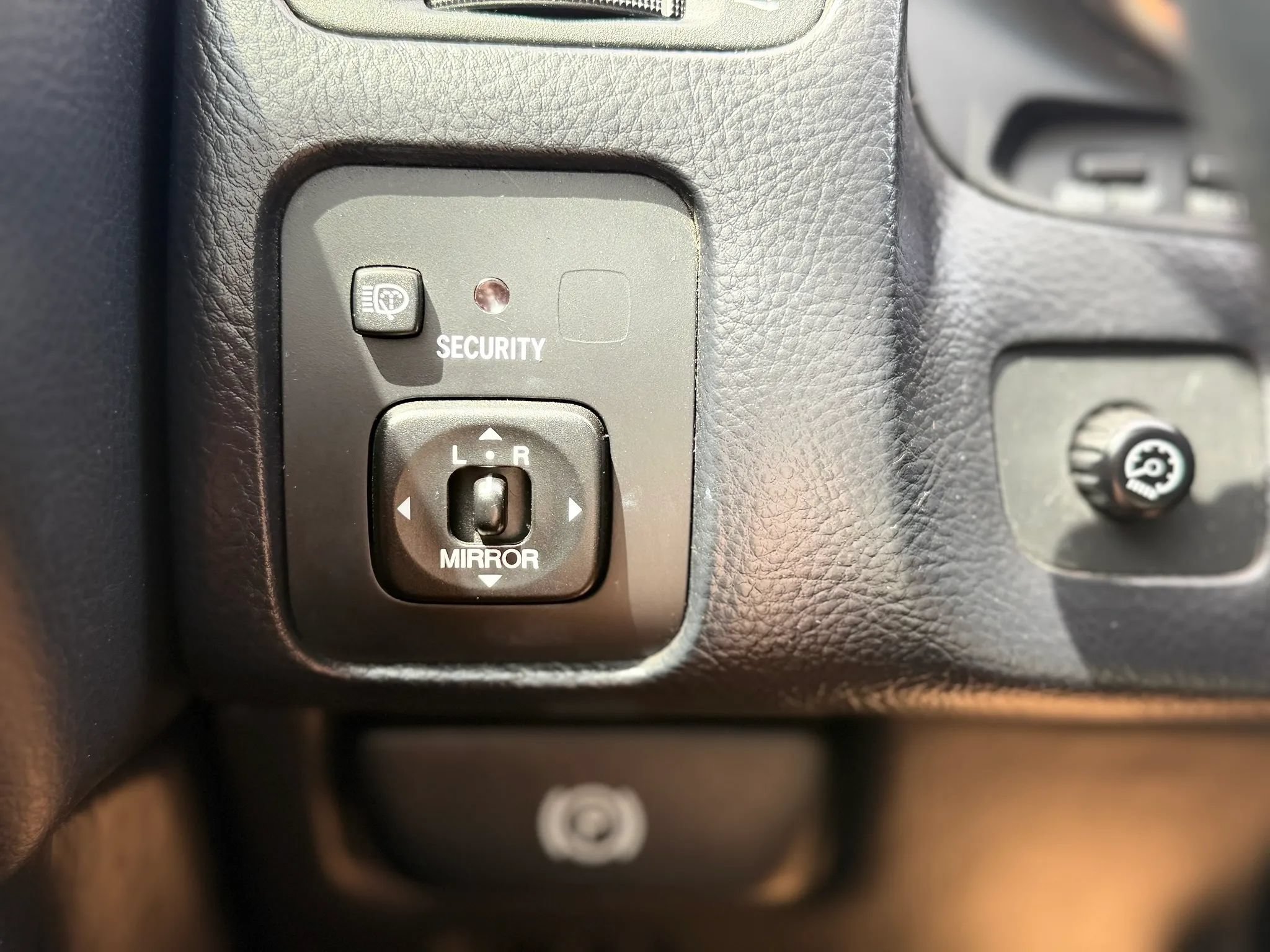 Used 2005 Lexus SC 430 Convertible RWD image 35