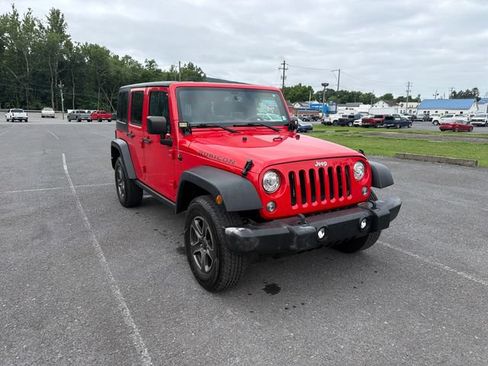 Used 2017 Jeep Wrangler Unlimited Rubicon w/ Connectivity Group AWD/4WD image 8