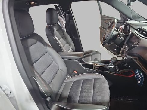 Certified 2023 Chevrolet TrailBlazer RS w/ Sun and Liftgate Package AWD/4WD image 13