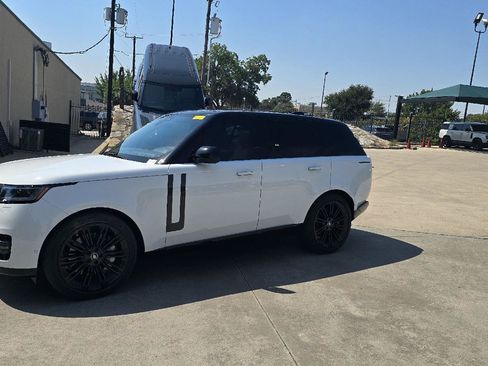 Used 2024 Land Rover Range Rover SE AWD/4WD image 1