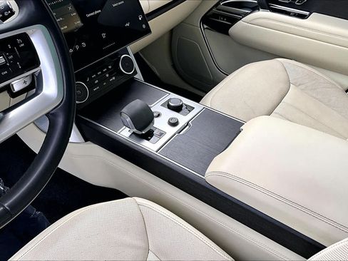 Used 2023 Land Rover Range Rover SE AWD/4WD image 16