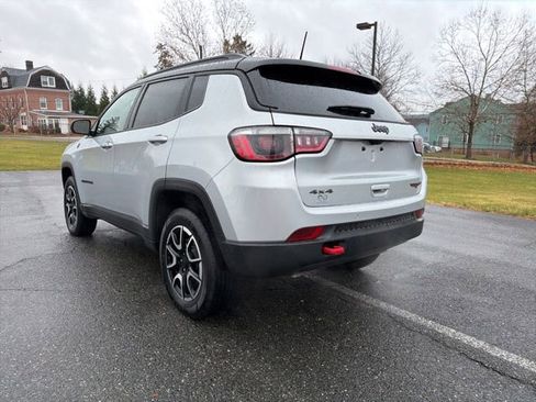 Used 2024 Jeep Compass Trailhawk image 6