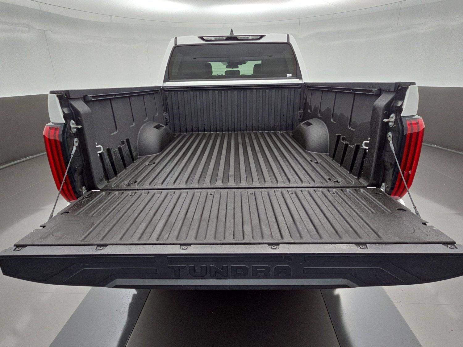 Used 2024 Toyota Tundra SR5 w/ SR5 Premium Package AWD/4WD image 31