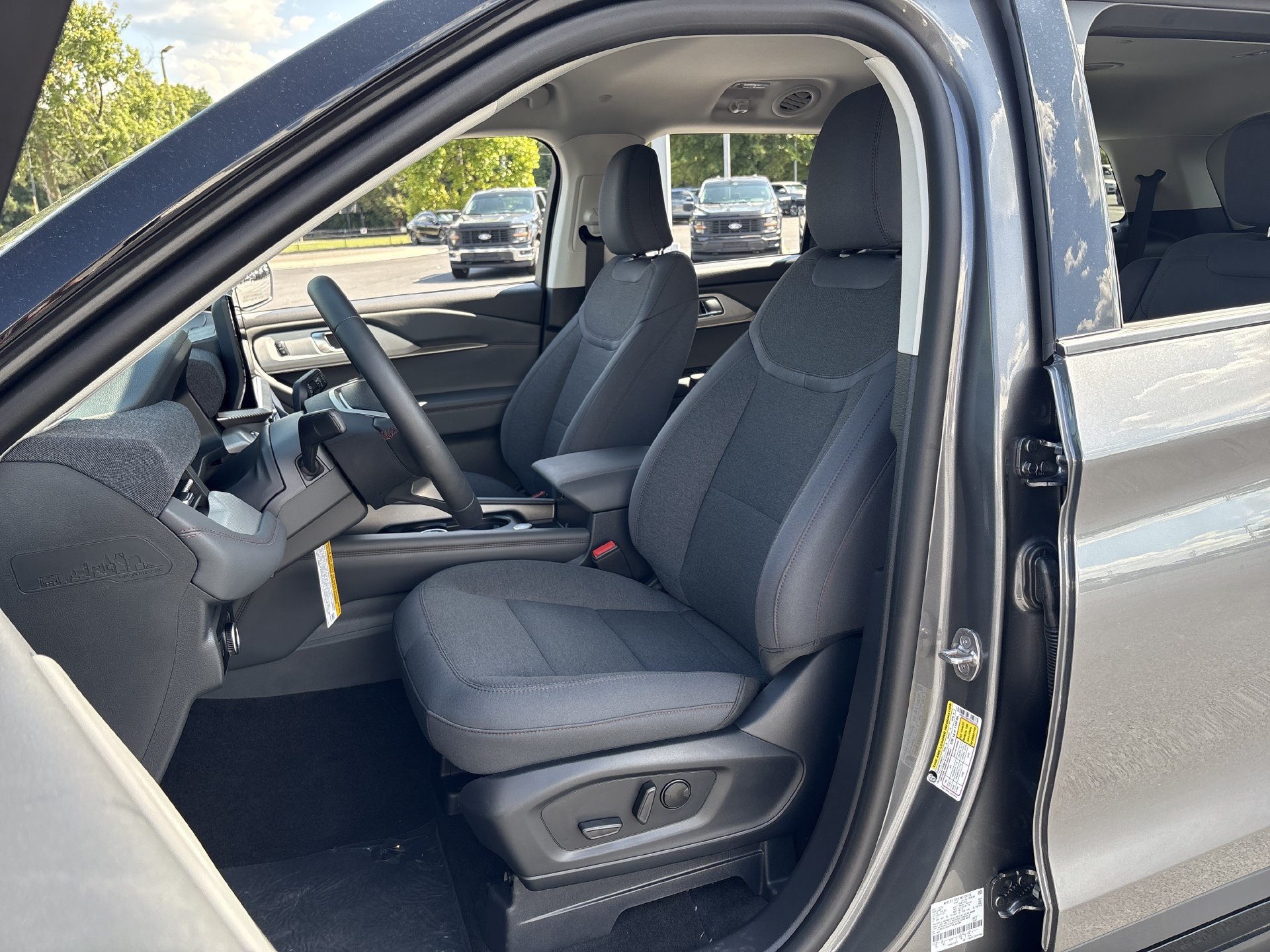 New 2026 Ford Explorer Active RWD image 16
