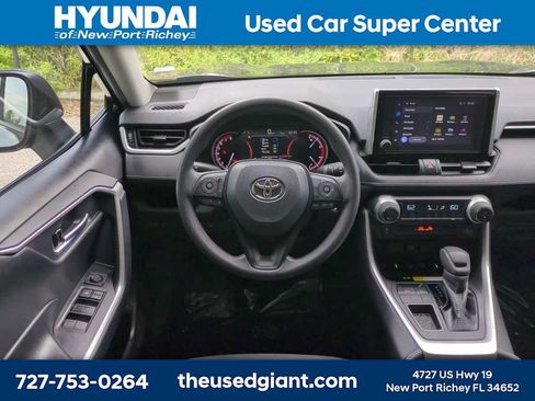 Used 2024 Toyota RAV4 XLE w/ Convenience Package FWD image 18