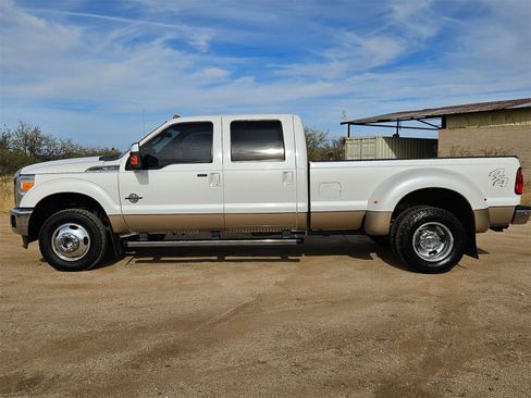 Used 2012 Ford F350 Lariat w/ Chrome Pkg image 9