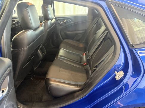 Used 2015 Chrysler 200 S FWD image 20