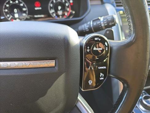 Used 2020 Land Rover Discovery HSE image 19