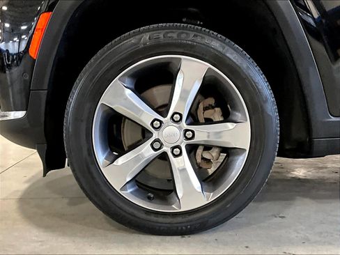 Used 2021 Jeep Grand Cherokee L Limited w/ Luxury Tech Group II image 7