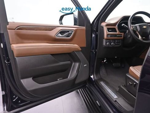 Used 2023 Chevrolet Tahoe High Country w/ Premium Package AWD/4WD image 17