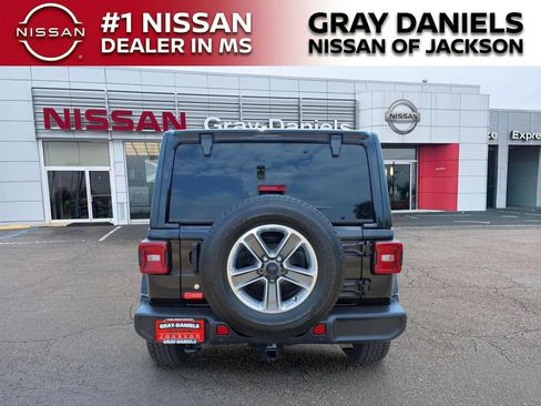 Used 2019 Jeep Wrangler Unlimited Sahara AWD/4WD image 6