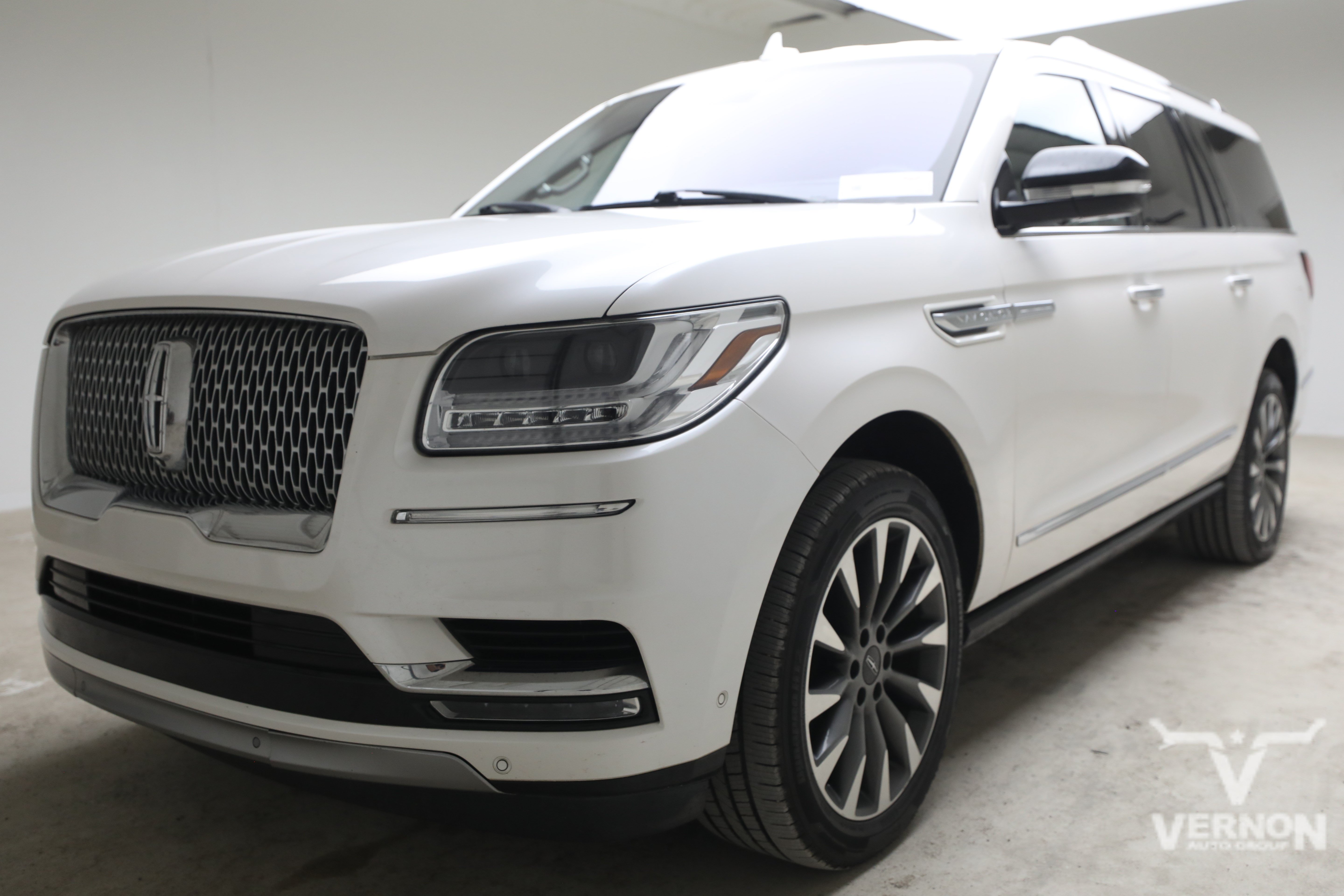 Used 2019 Lincoln Navigator L Select w/ Technology Package RWD image 1