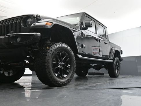 Used 2022 Jeep Gladiator Overland image 20