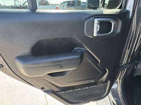 Used 2022 Jeep Wrangler Unlimited Sport image 14