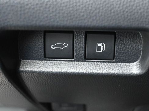 Certified 2025 Toyota Crown Signia image 19