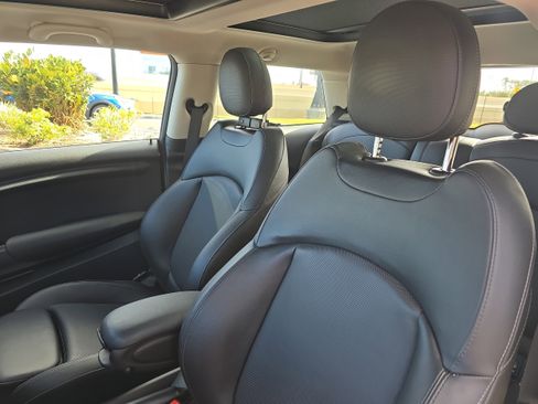 Used 2016 MINI Cooper 2-Door Hardtop image 15