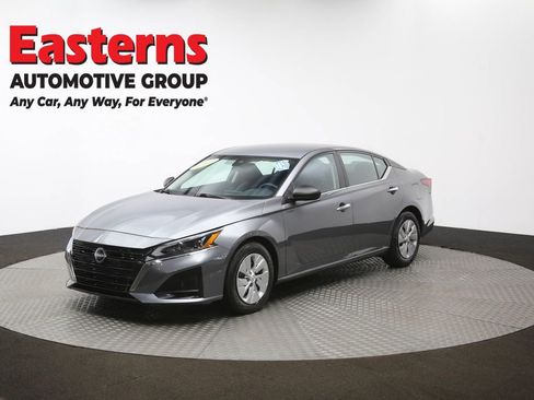 Used 2024 Nissan Altima 2.5 S image 55