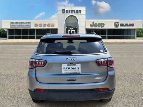 Certified 2019 Jeep Compass Latitude FWD image 6