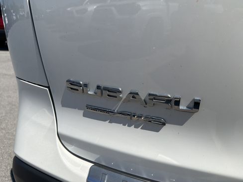 Used 2024 Subaru Ascent Premium w/ Convenience Package AWD/4WD image 7