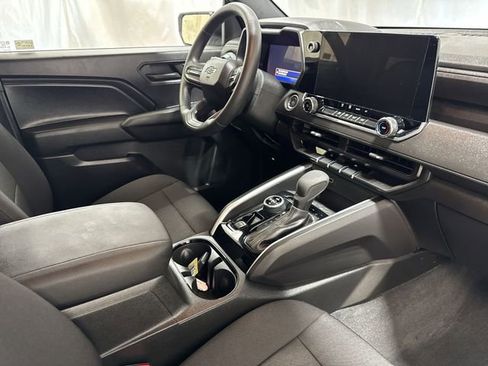 Certified 2024 Chevrolet Colorado Trail Boss w/ Technology Package AWD/4WD image 28