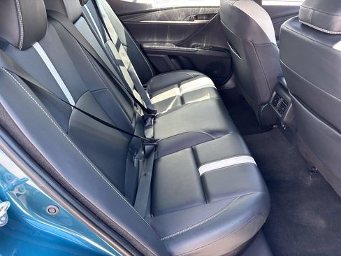 Used 2025 Toyota Camry SE w/ Convenience Package FWD image 39