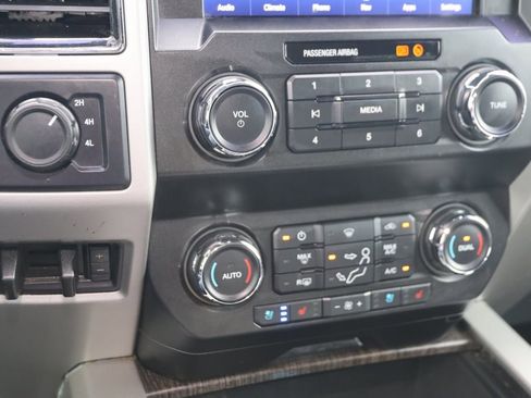 Used 2020 Ford F250 Lariat w/ Lariat Value Package image 36