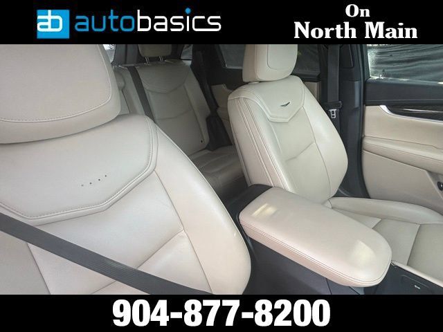 Used 2017 Cadillac XT5 FWD image 32