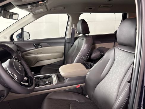 New 2026 Kia Carnival EX FWD image 17