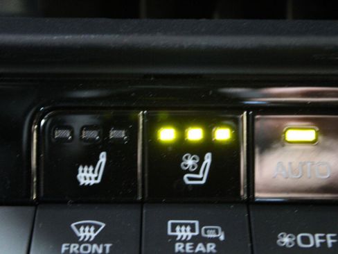 Used 2025 Toyota Crown Signia w/ Advanced Technology Package AWD/4WD image 26