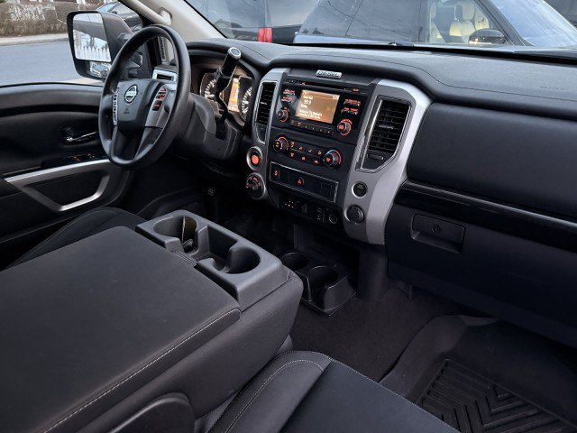Used 2017 Nissan Titan SV AWD/4WD image 17