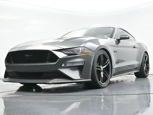 Used 2018 Ford Mustang GT Premium w/ GT Performance Package RWD image 40