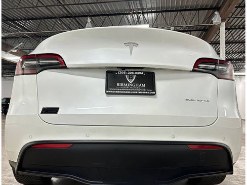 Used 2021 Tesla Model Y Long Range AWD/4WD image 14