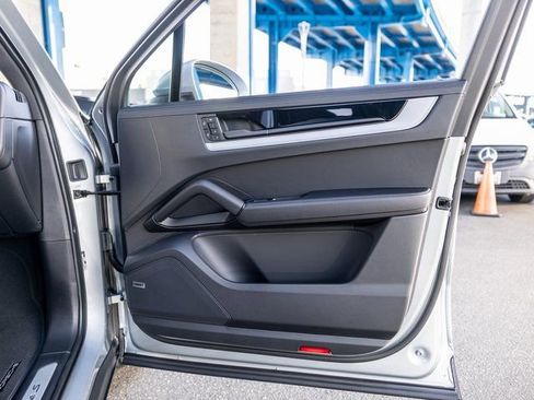 New 2026 Porsche Cayenne S image 48