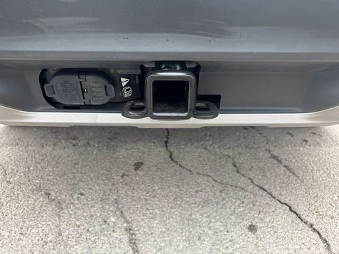 Used 2020 Ford Explorer Limited w/ Class III Trailer Tow Package image 9